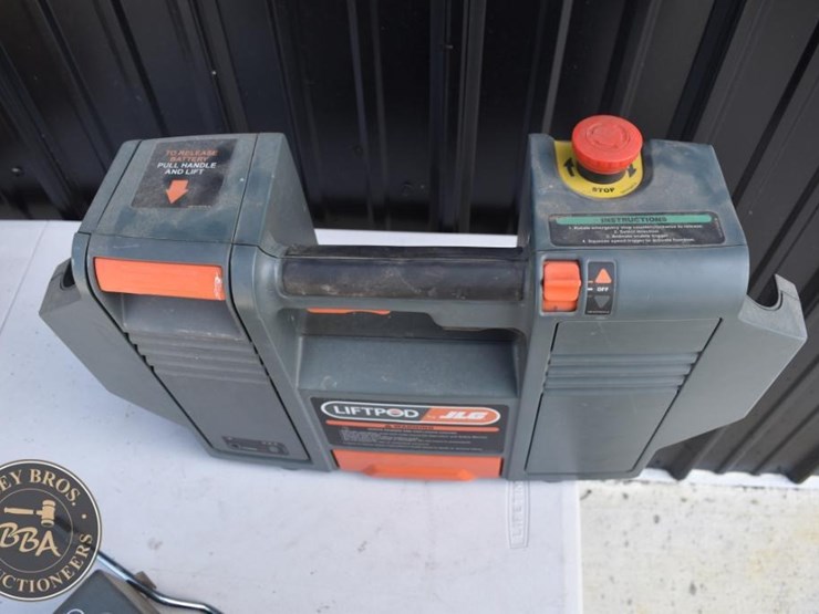 2012-jlg-fs80-image-23