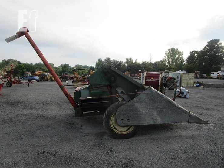 john-deere-324-image-11