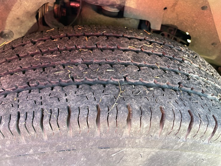 #1033-•-2023-chevy-express-van-(has-wi-salvage-title)-image-32