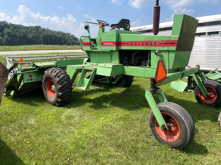 #1061-•-owatonna-260-swather-with-conditioner-image-4