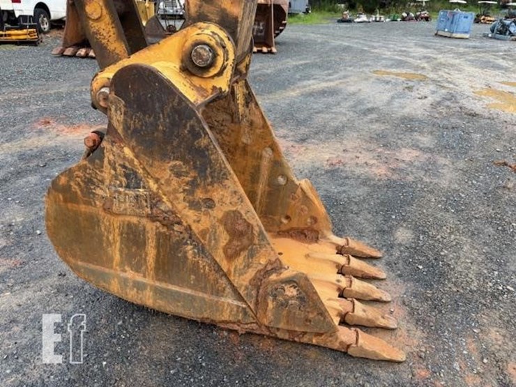 caterpillar-320cl-image-22