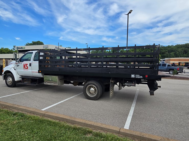 2004-ford-f650-image-15