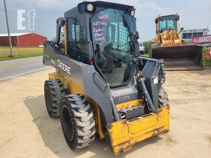 deere-320g-image-4