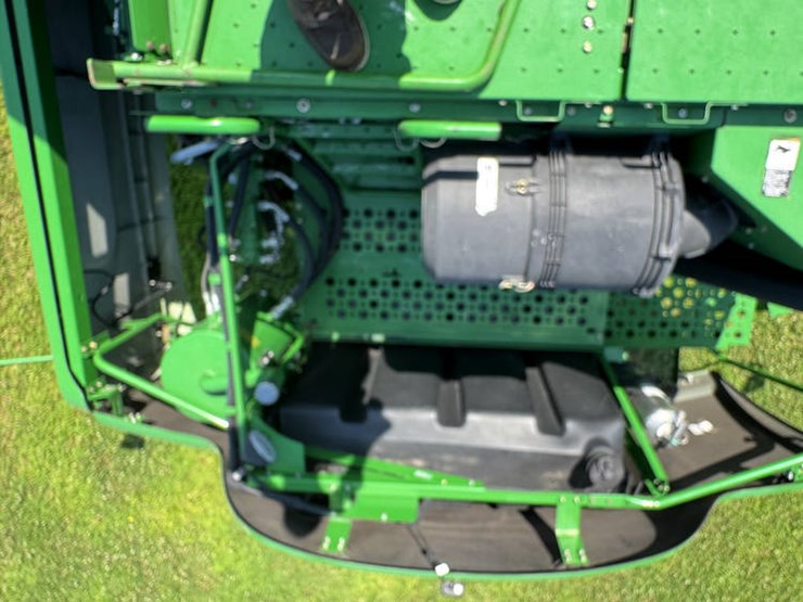 2010-john-deere-2058-image-61