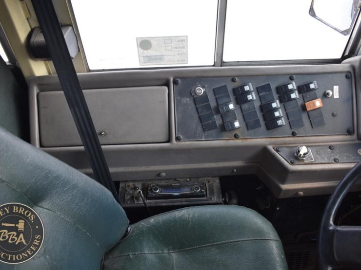 2003-international-3000-image-22