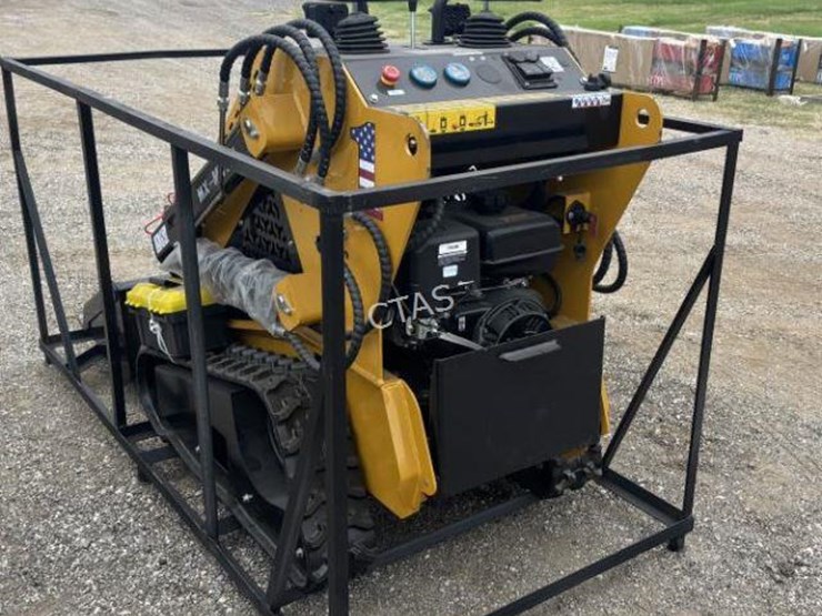 #89-•-compact-track-loader-image-4