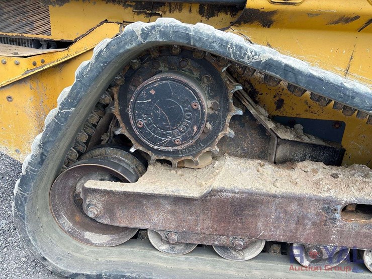 2018-deere-331g-image-9