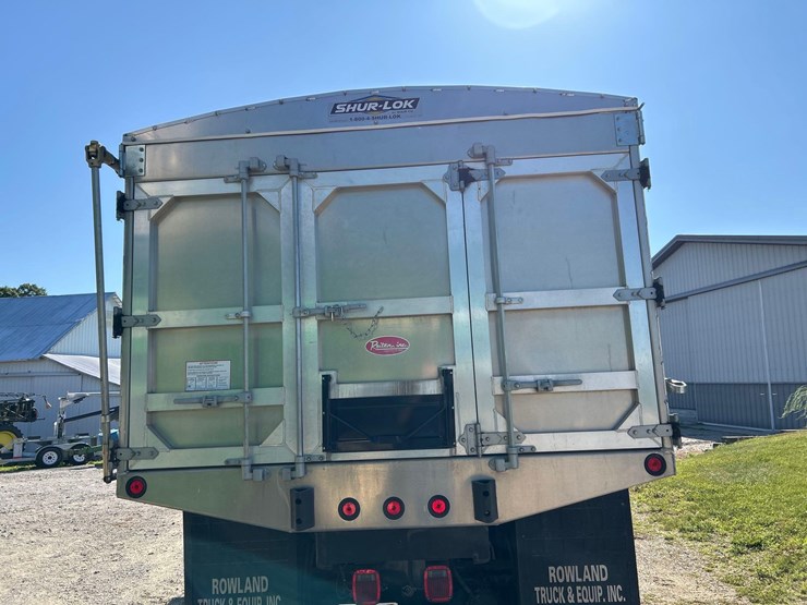 1997-ih-4900-tandem-grain-truck-image-12