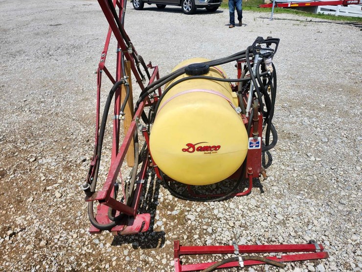 demco-85-gal-sprayer-image-5