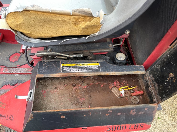 #1075-•-toro-lawn-mower-image-23