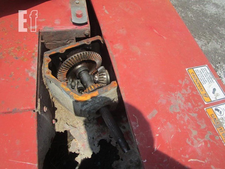 new-holland-1411-image-2