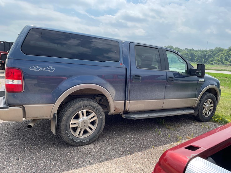 #1037-•-2005-ford-lariat-crew-cab-4x4-(has-wi-title)-image-4