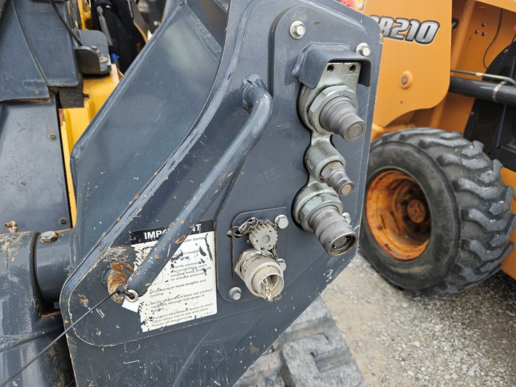 2019-deere-331g-image-6