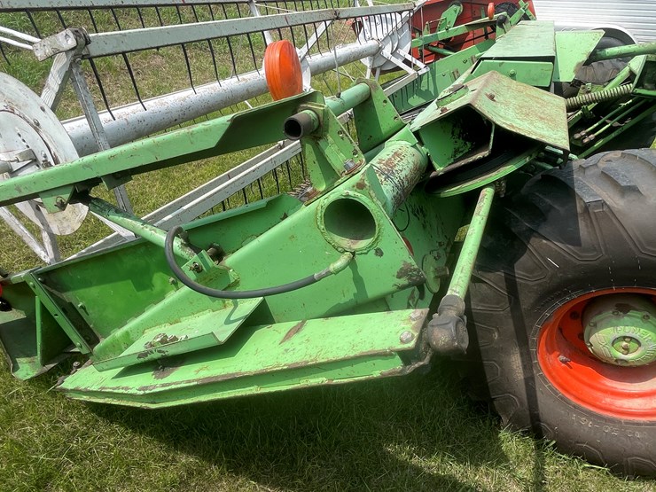 #1061-•-owatonna-260-swather-with-conditioner-image-38