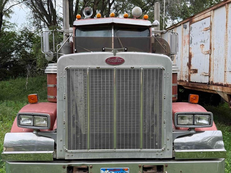 1987-peterbilt-359-image-3