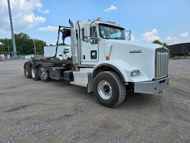2012-kenworth-t800-image-63