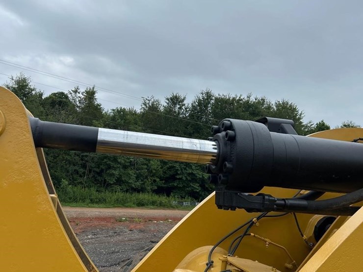 2020-caterpillar-962m-image-26