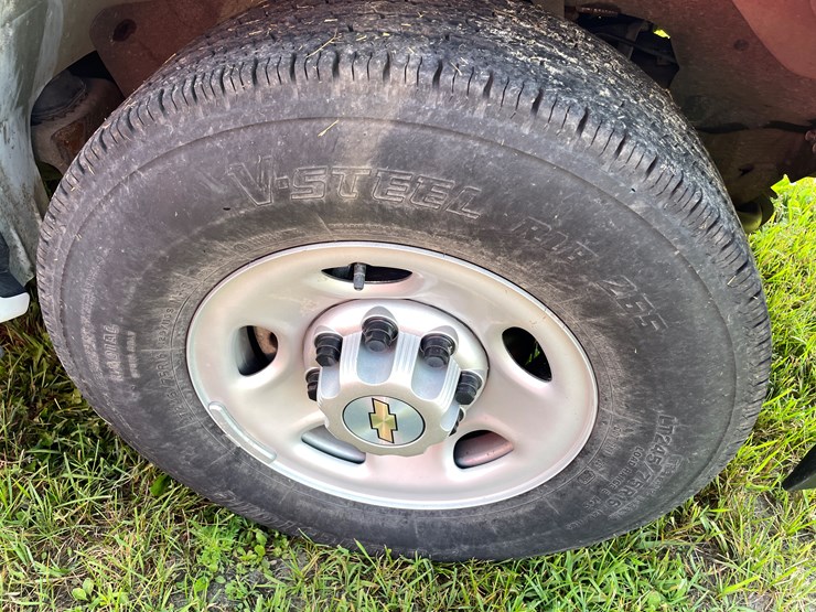 #1033-•-2023-chevy-express-van-(has-wi-salvage-title)-image-31