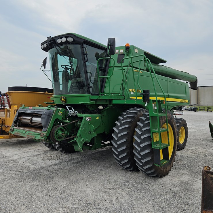 2010 JOHN DEERE 2010