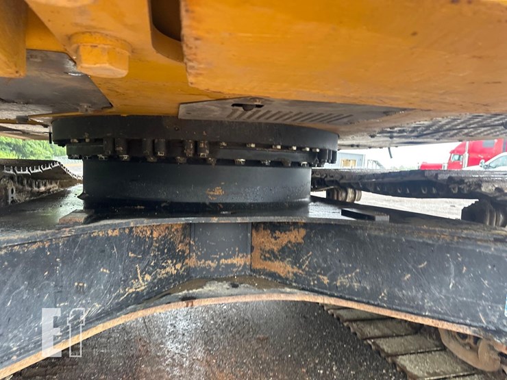 2021-deere-245g-lc-image-18