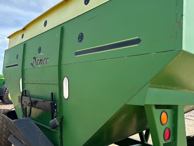 1996-demco-525bu-gravity-wagon-image-19