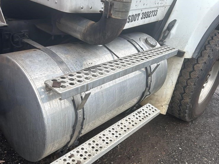 2004-kenworth-t800-image-24