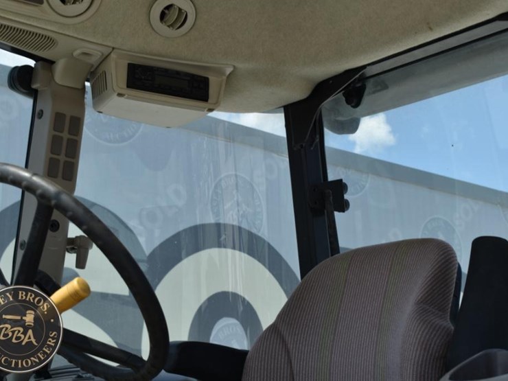 2017-john-deere-6120e-image-32