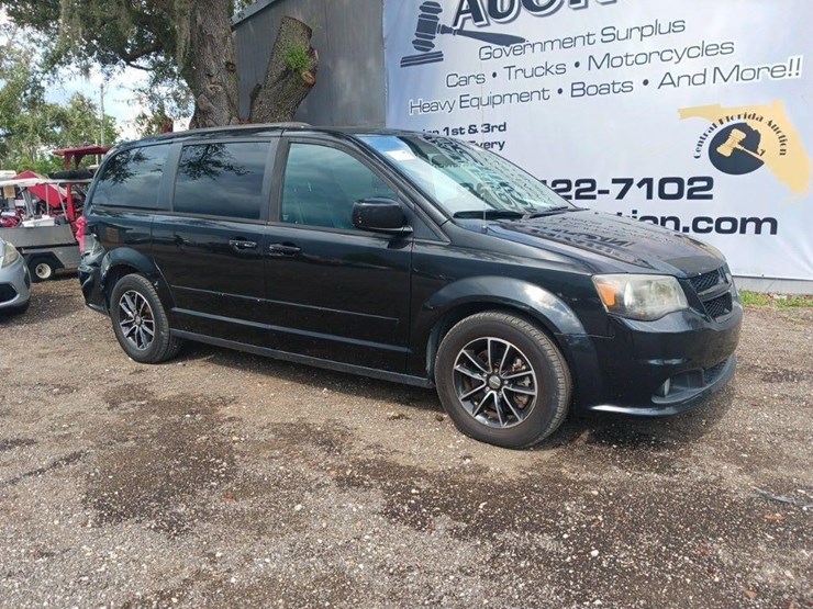 2016-dodge-grand-caravan-image-2