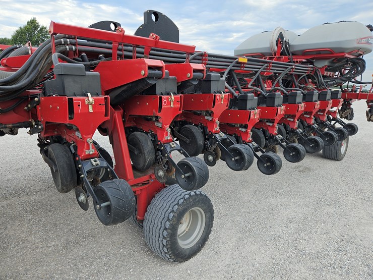 2013-case-ih-1265-image-7