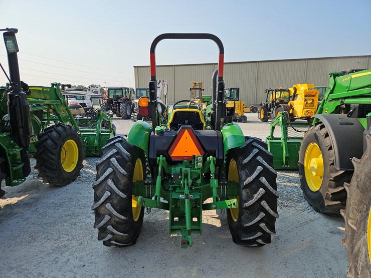 2015-john-deere-5055e-image-16