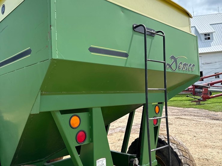 1996-demco-525bu-gravity-wagon-image-18