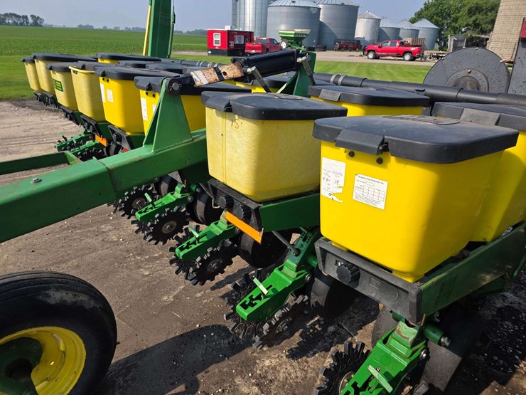 john-deere-1710-image-15