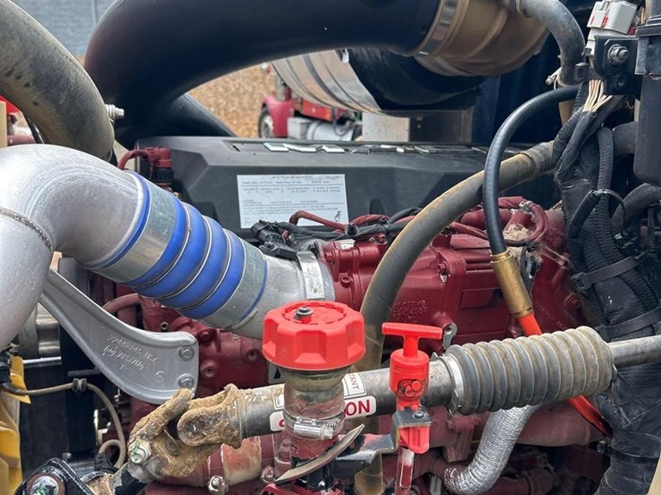 2021-mack-granite-64fr-image-94