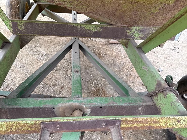 parker-200bu-gravity-wagon-image-8