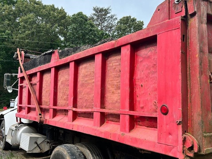 2000-peterbilt-330-image-25