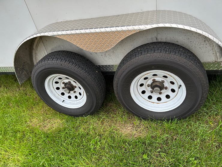 #1030-•-1999-bison-aluma-sport-horse-trailer-(arcadia,-wi)-(wi-title-in-delay)-image-35