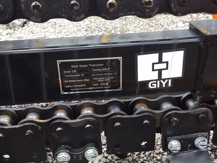new-giyi-skid-steer-trencher-image-2