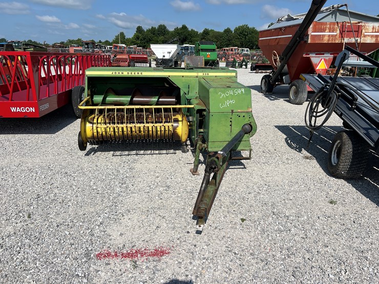 john-deere-336-image-2