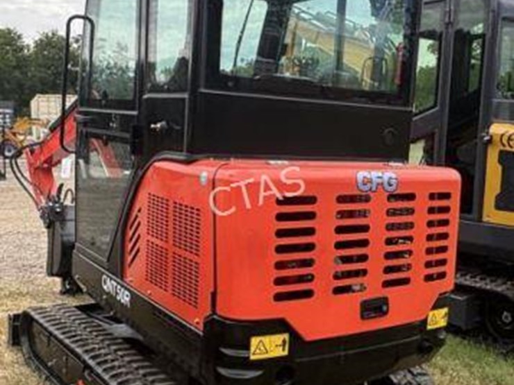 #114-•-cfg-industrial-excavator-w/-enclosed-cab-image-4