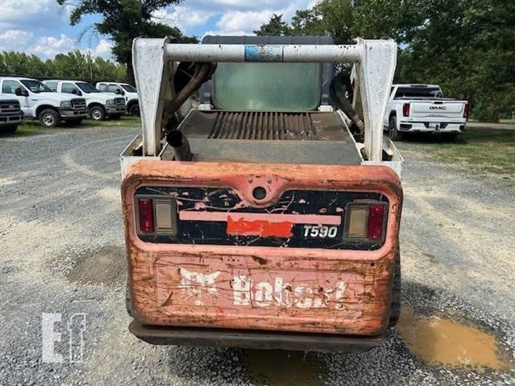2016-bobcat-t590-image-4