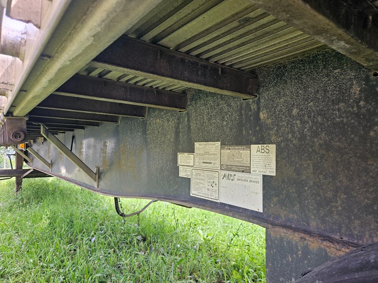 2005-utility-48'-x-102"-image-46
