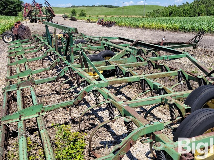 john-deere-1010-image-19
