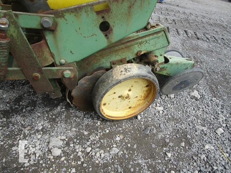 john-deere-7000-image-8