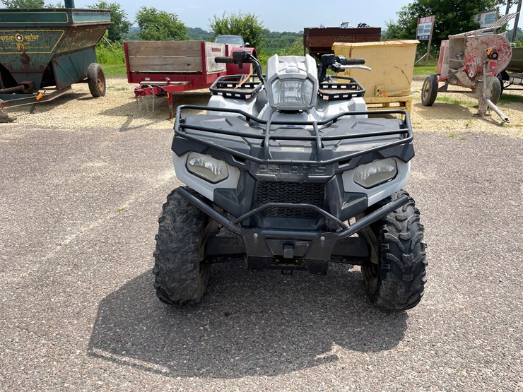 #1064-•-2018-polaris-570-utility-edition-4x4-image-2