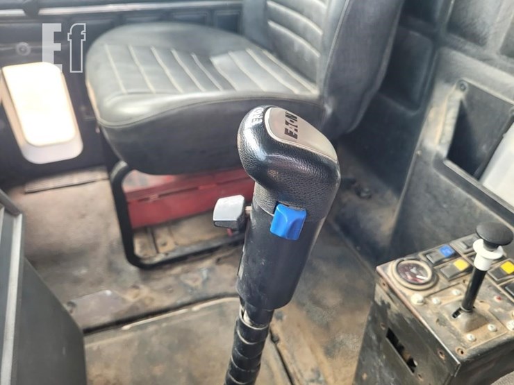1999-mack-cl713-image-24