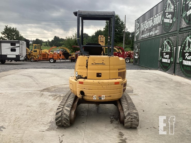 2004-deere-35c-image-3