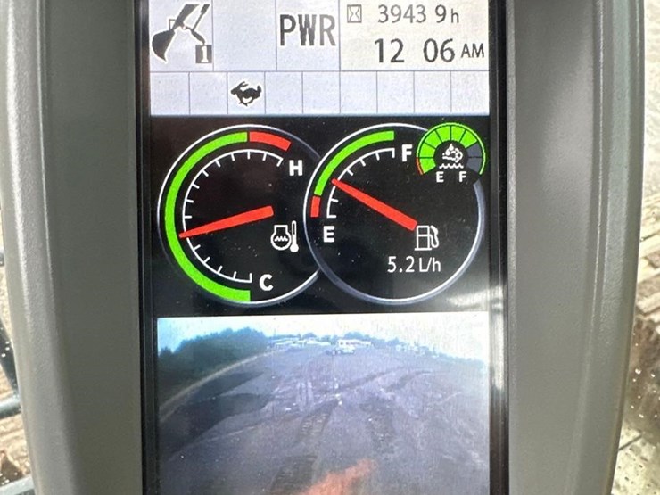 2021-deere-245g-lc-image-33