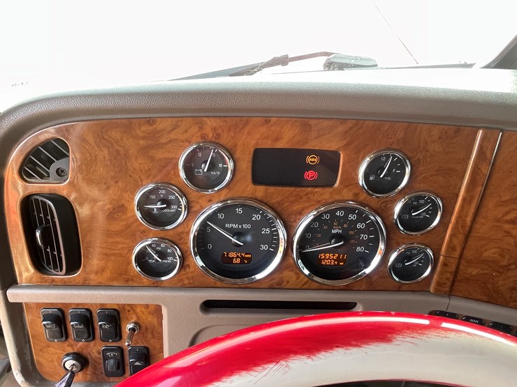 2007-peterbilt-379-image-69