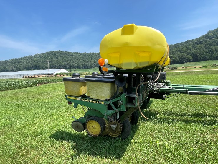 john-deere-7200-image-38