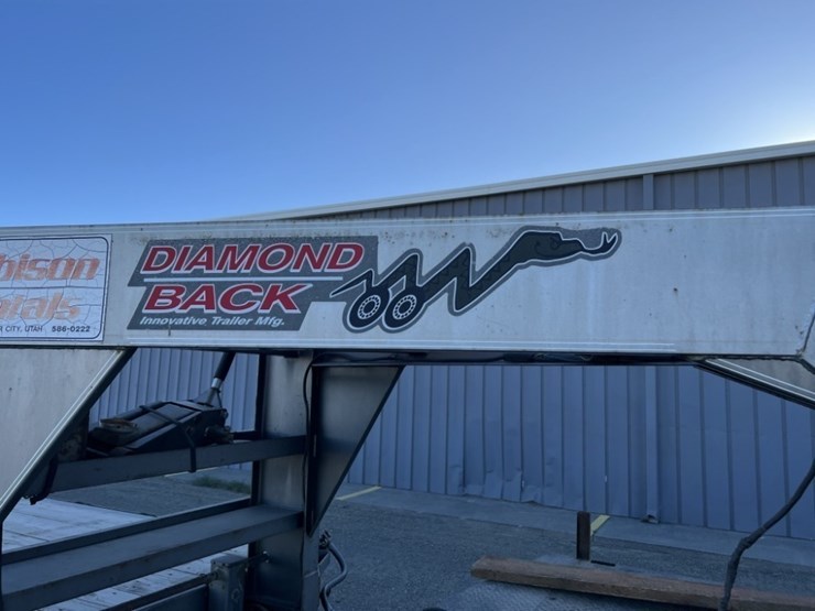 2014-innovative-32'-tri-axle-gooseneck-trailer-image-22